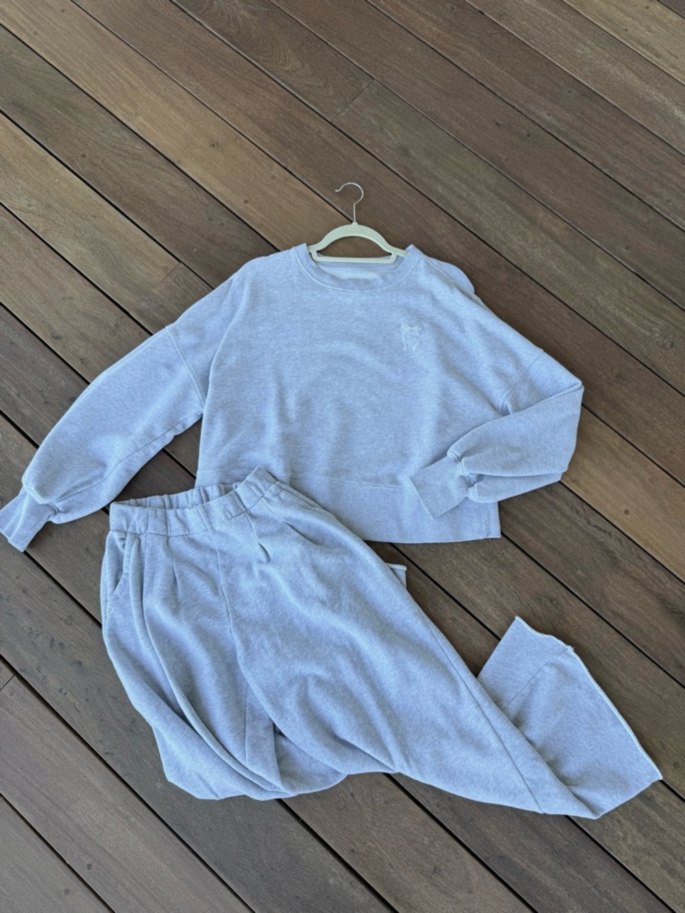aerie Light Gray Sweatshirt & Joggers Lounge Set w/ Aerie Street Trouser